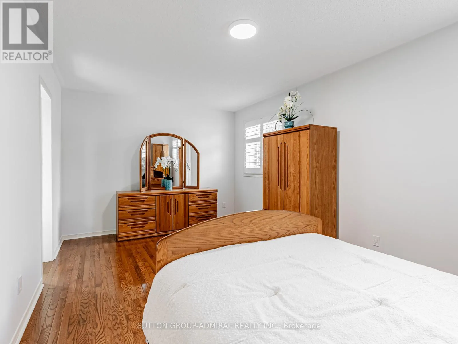 185 FOXFIELD CRESCENT