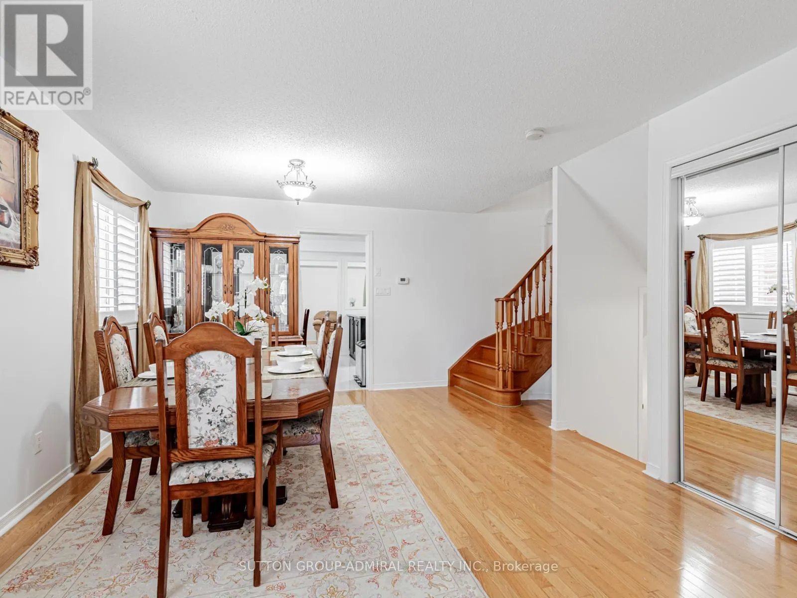 185 FOXFIELD CRESCENT