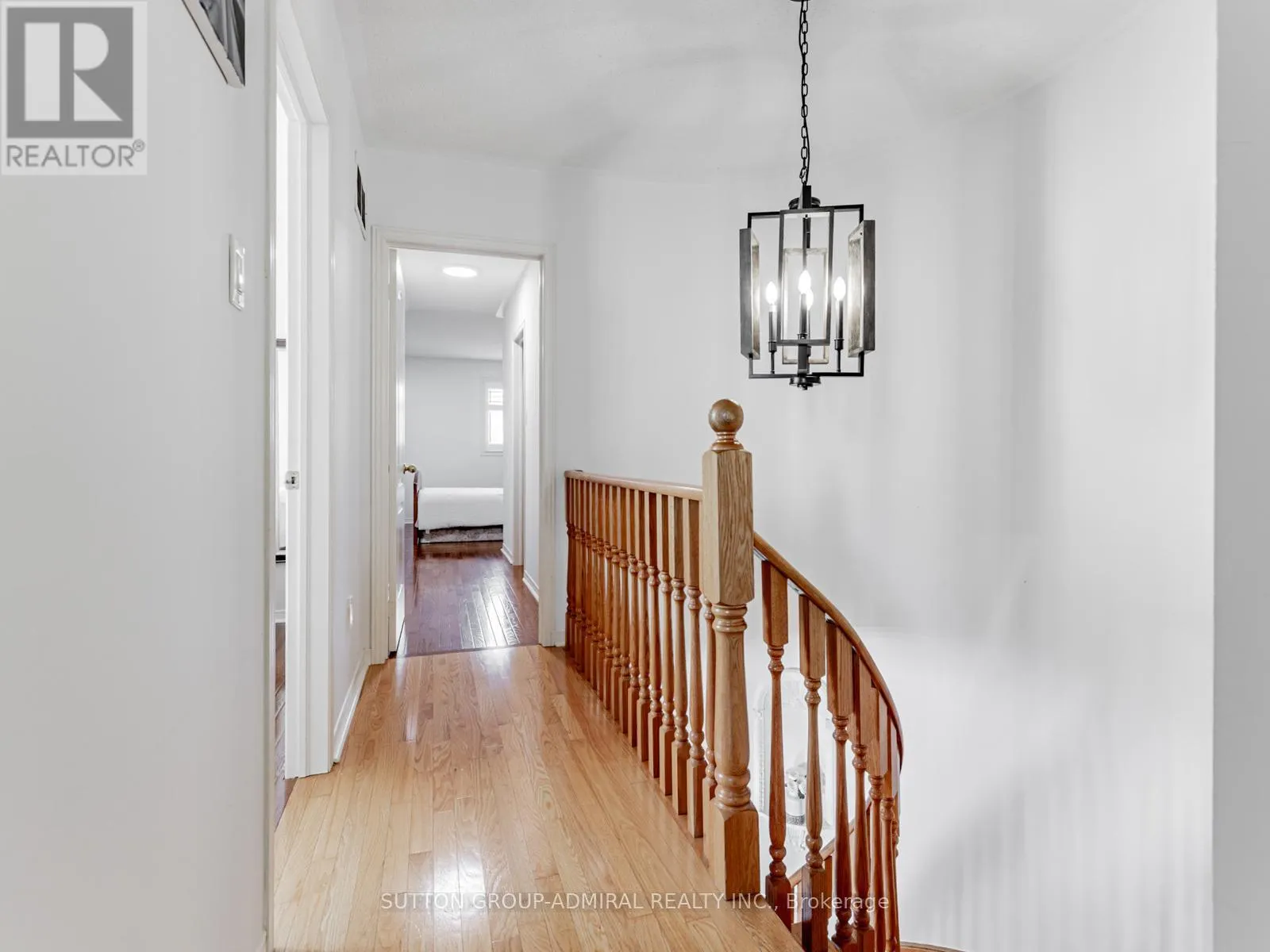 185 FOXFIELD CRESCENT