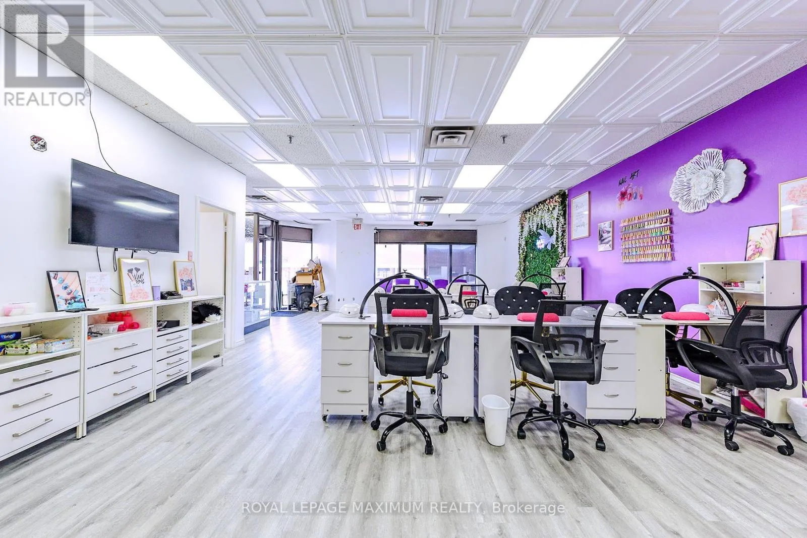 C10 - 4220 STEELES AVENUE W