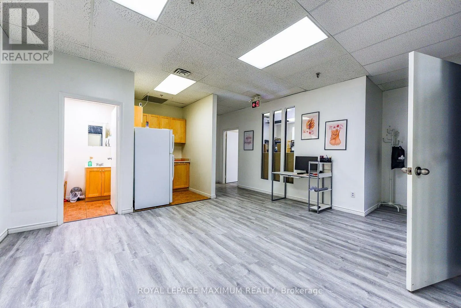 C10 - 4220 STEELES AVENUE W