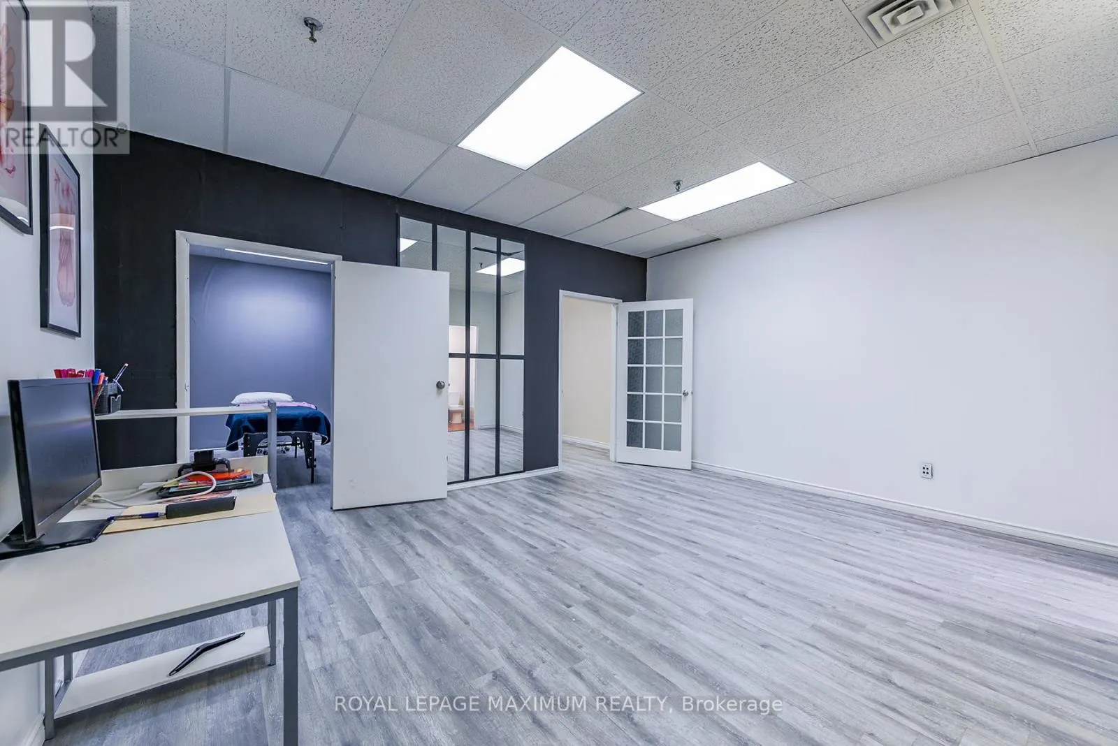 C10 - 4220 STEELES AVENUE W