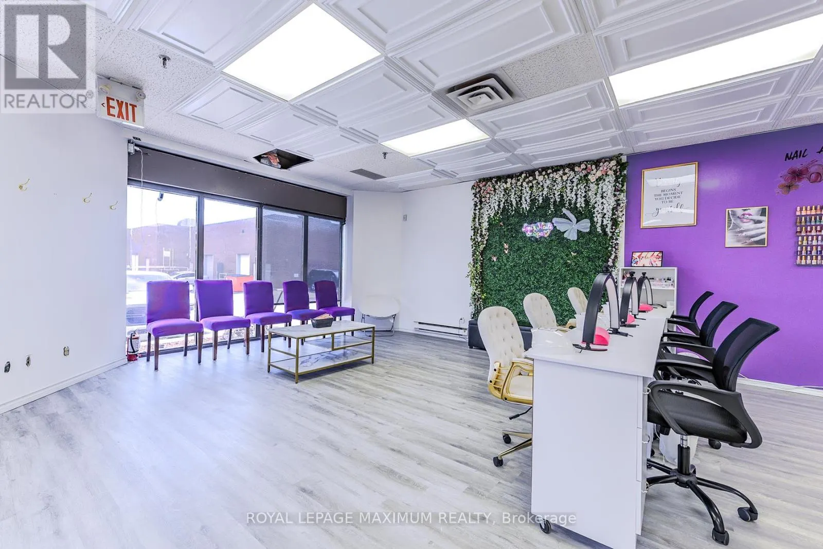 C10 - 4220 STEELES AVENUE W