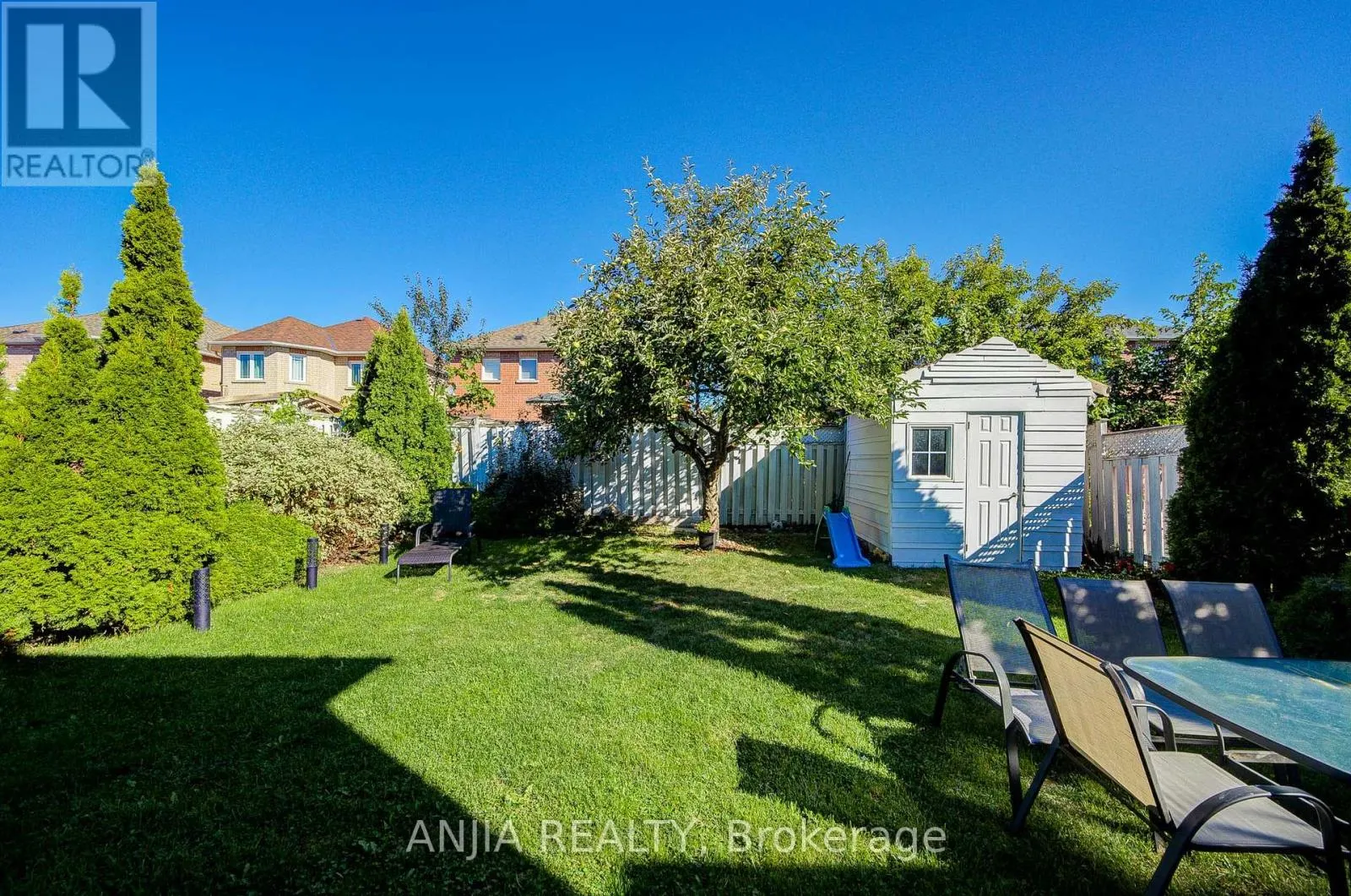 384 HIGHGLEN AVENUE