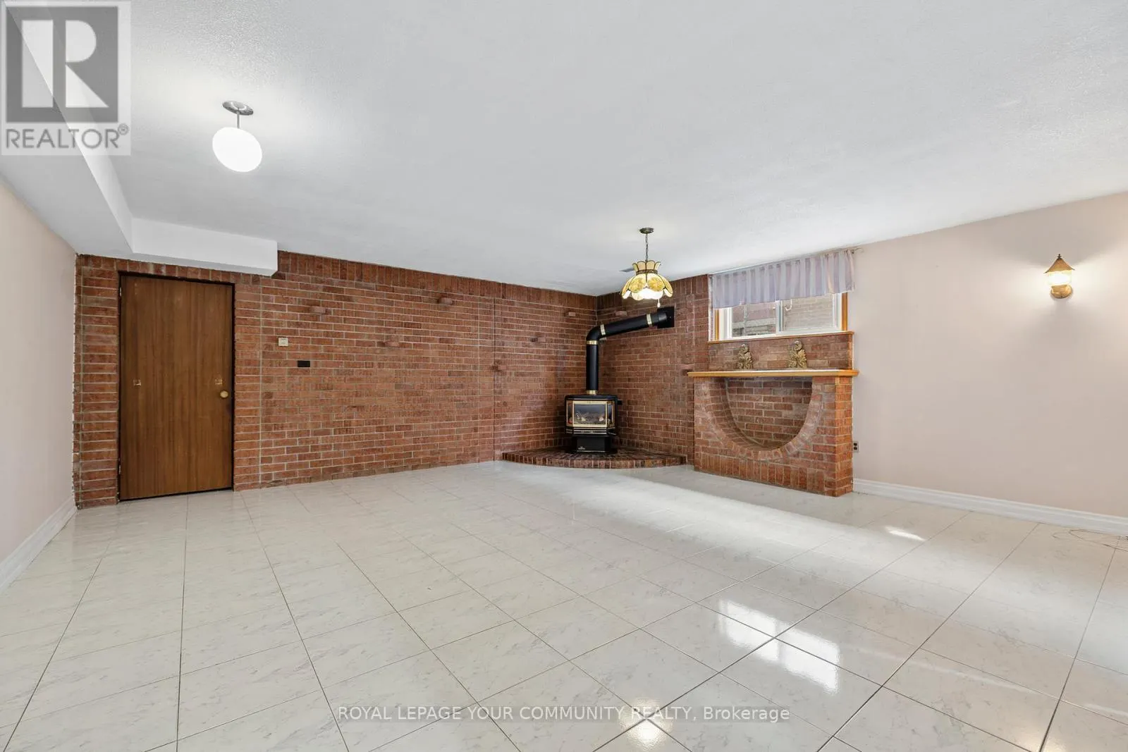38 SPRUCE AVENUE S
