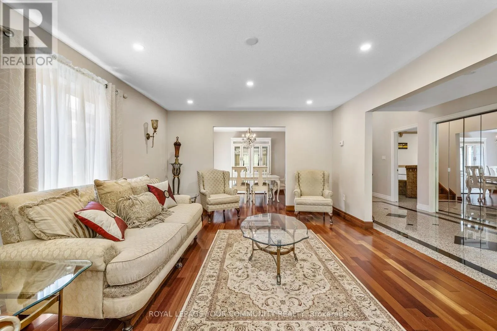 38 SPRUCE AVENUE S
