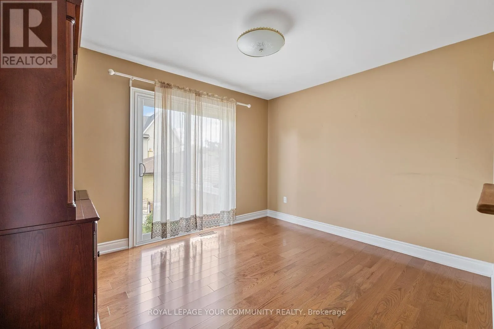 38 SPRUCE AVENUE S