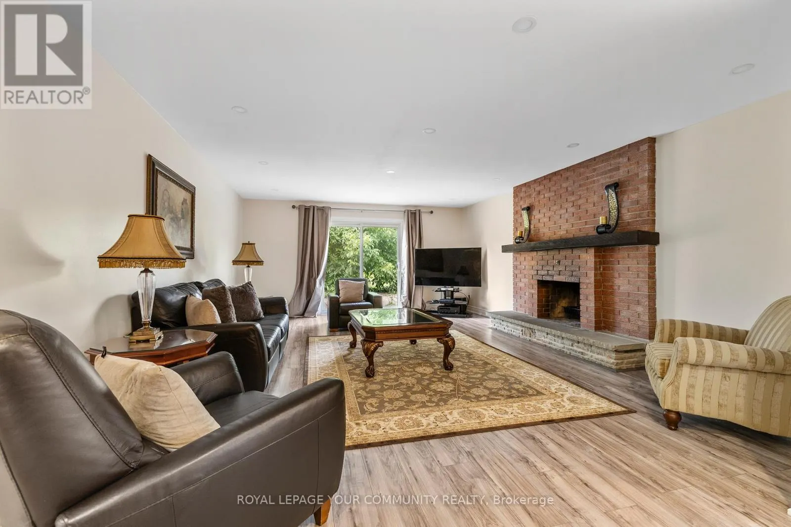 38 SPRUCE AVENUE S