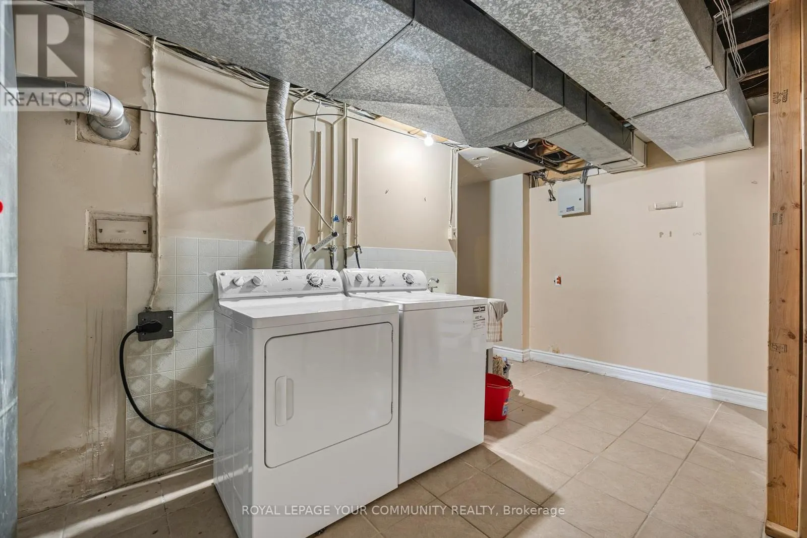 38 SPRUCE AVENUE S