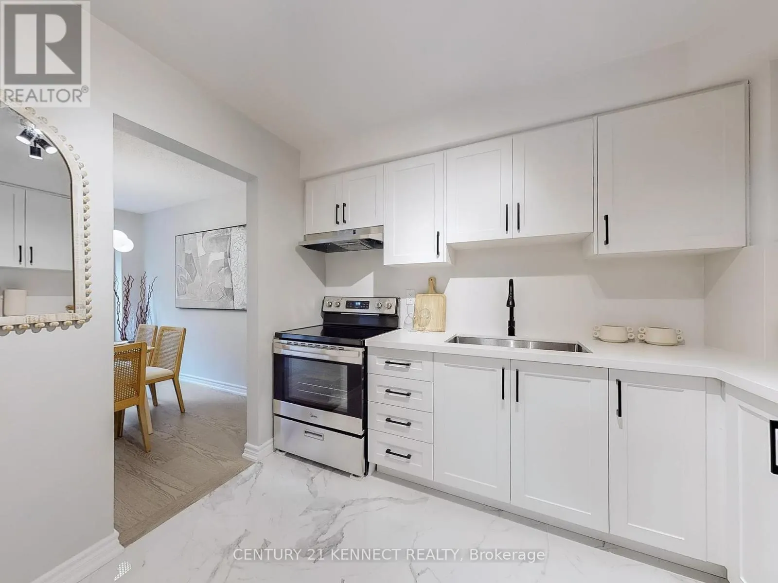 8 - 105 CARLTON ROAD