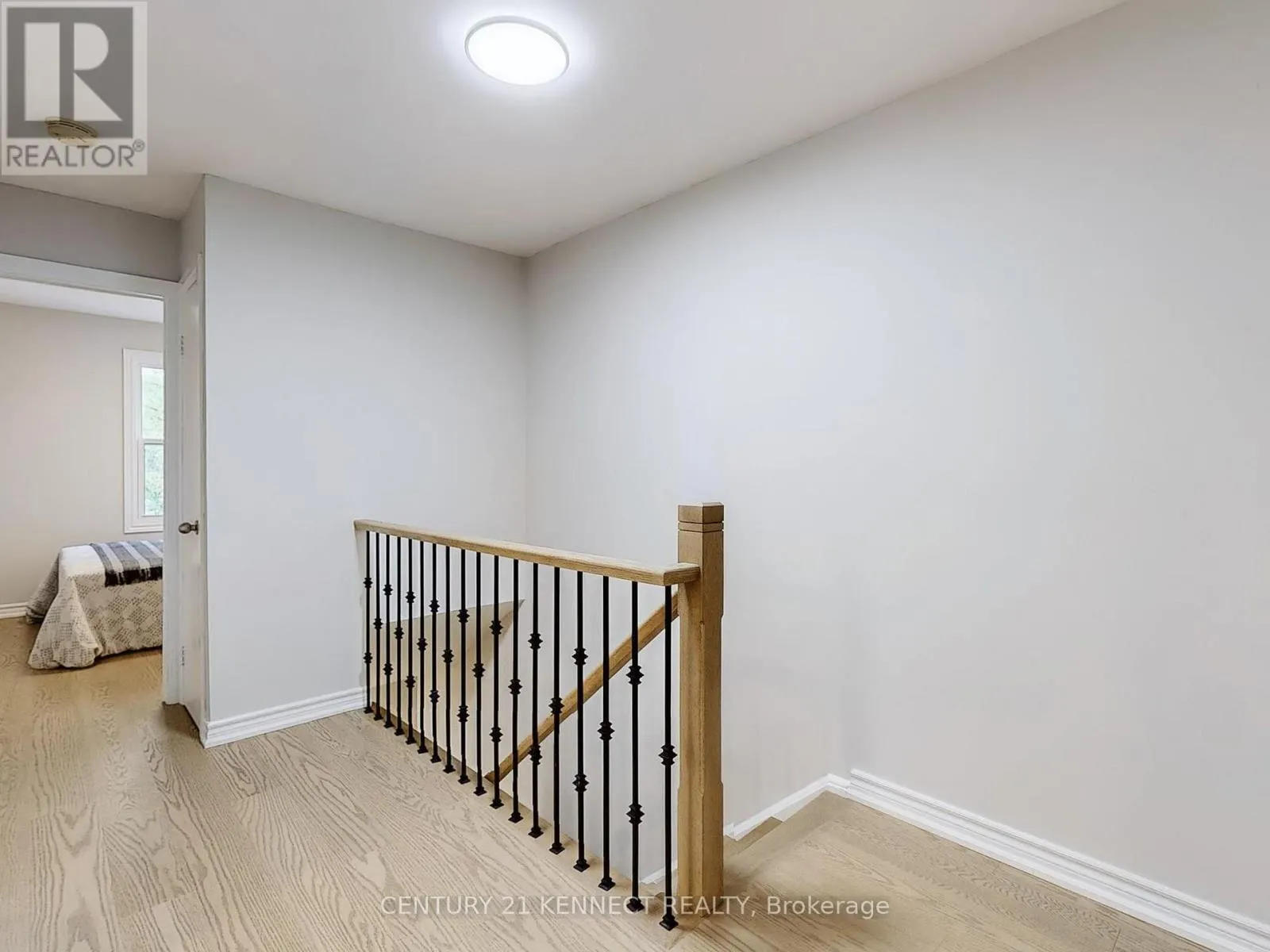 8 - 105 CARLTON ROAD