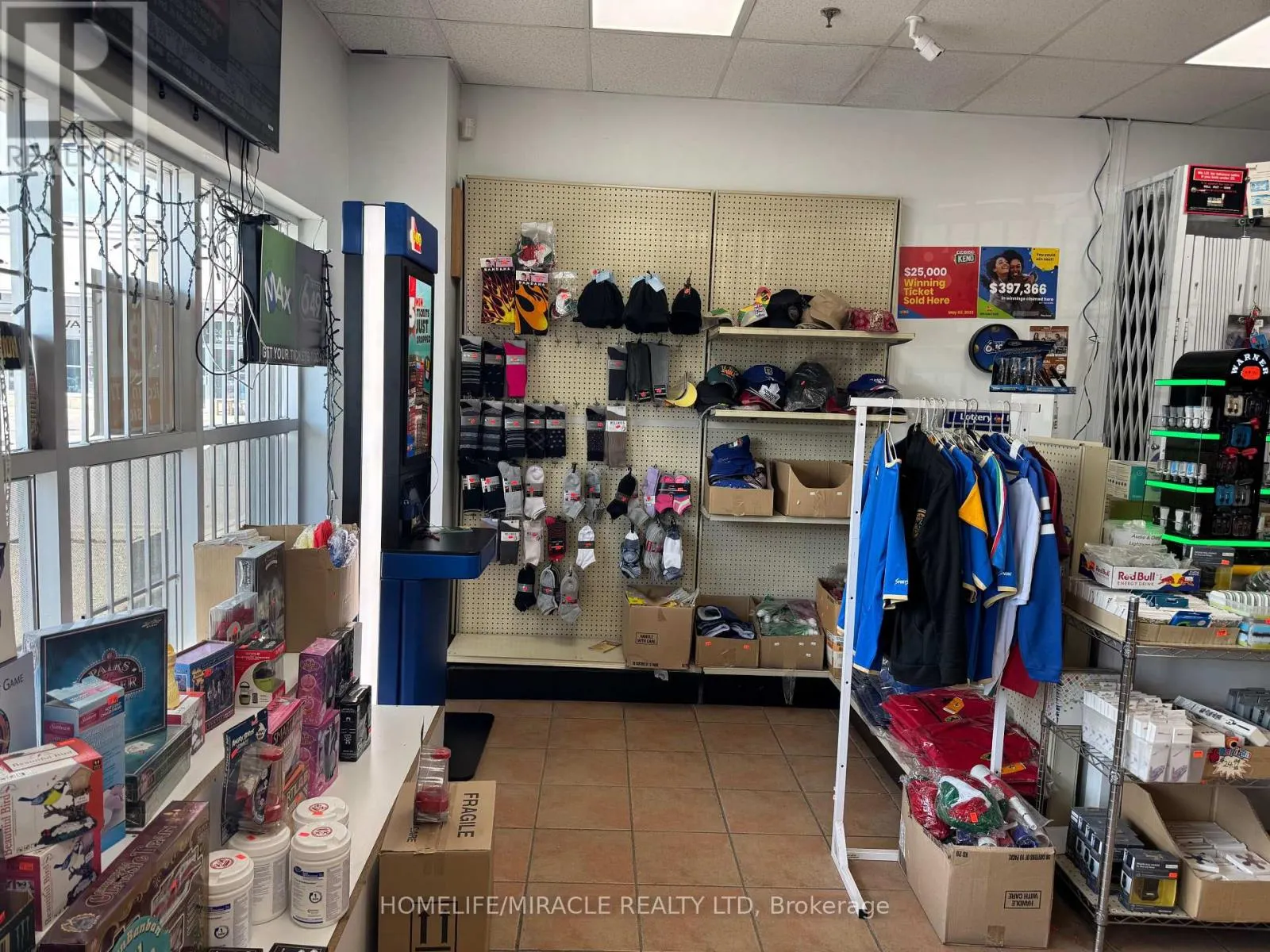 11 - 8633 WESTON ROAD