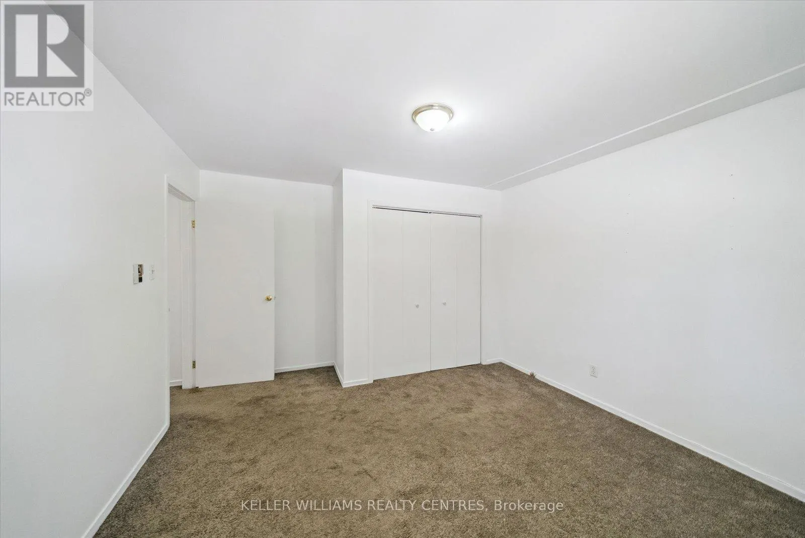 948 LAKE DRIVE E