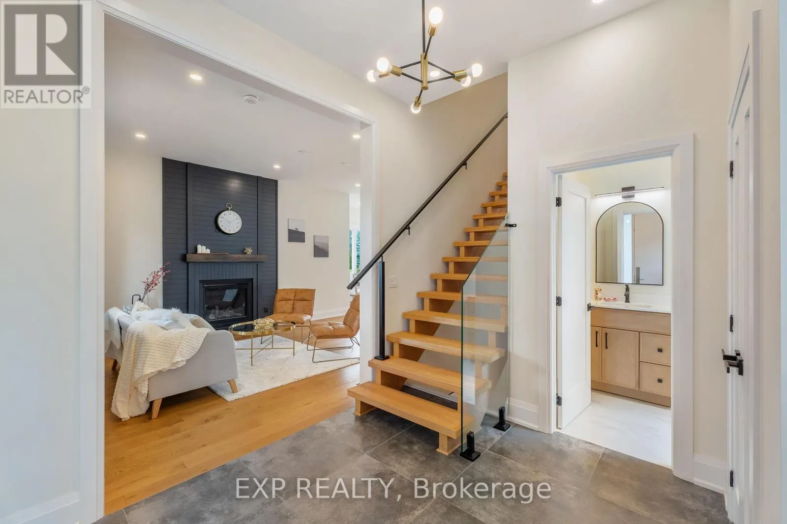 271 MAIN STREET N