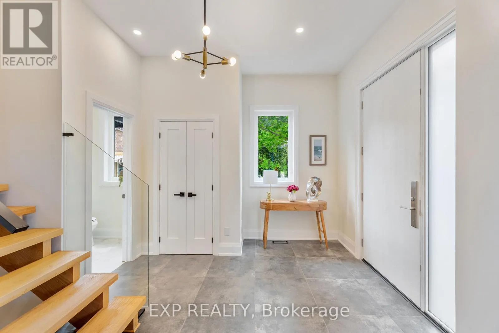 271 MAIN STREET N
