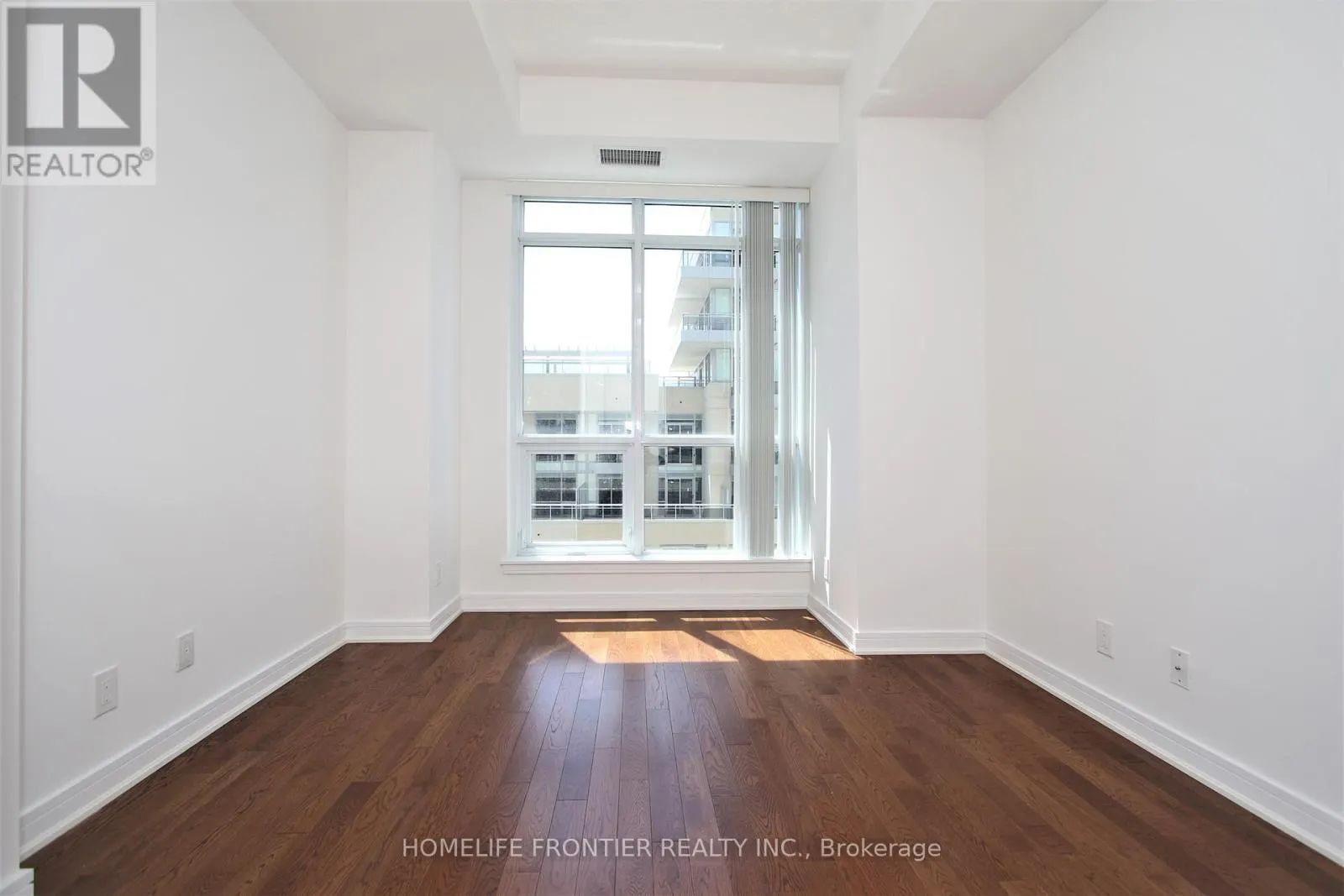 807 - 9201 YONGE STREET
