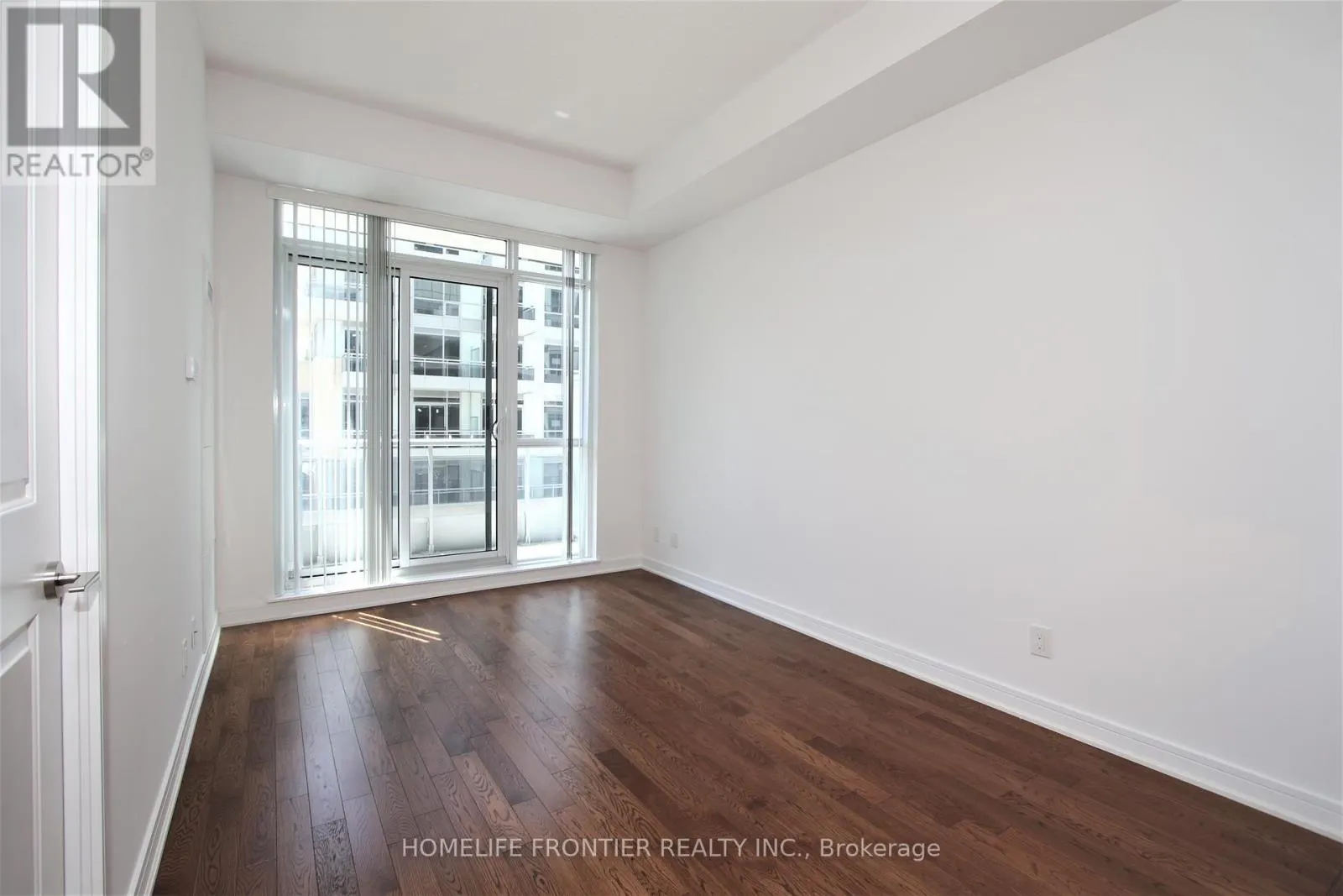 807 - 9201 YONGE STREET