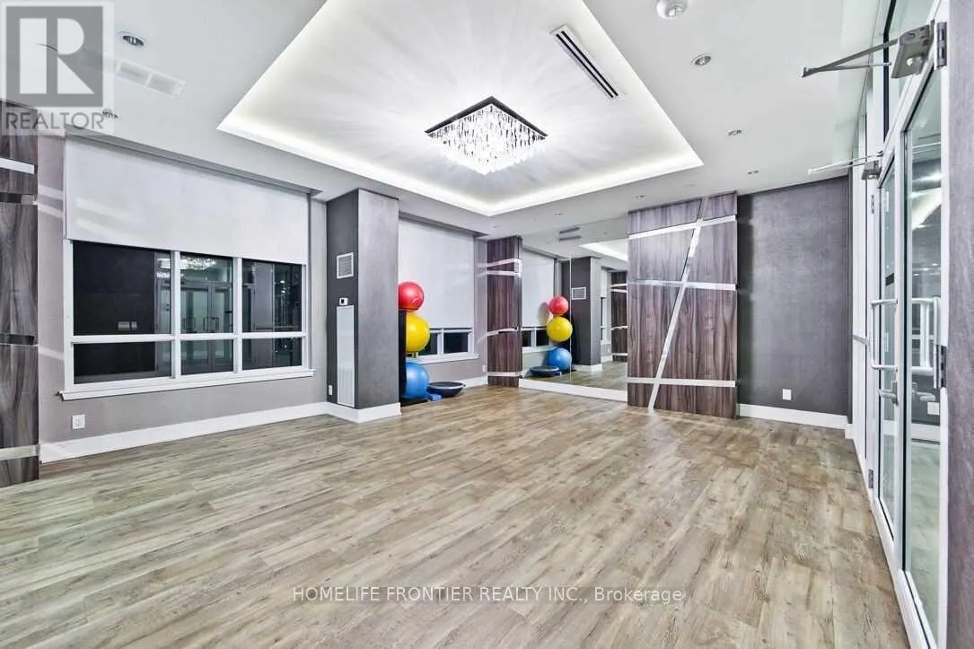 807 - 9201 YONGE STREET