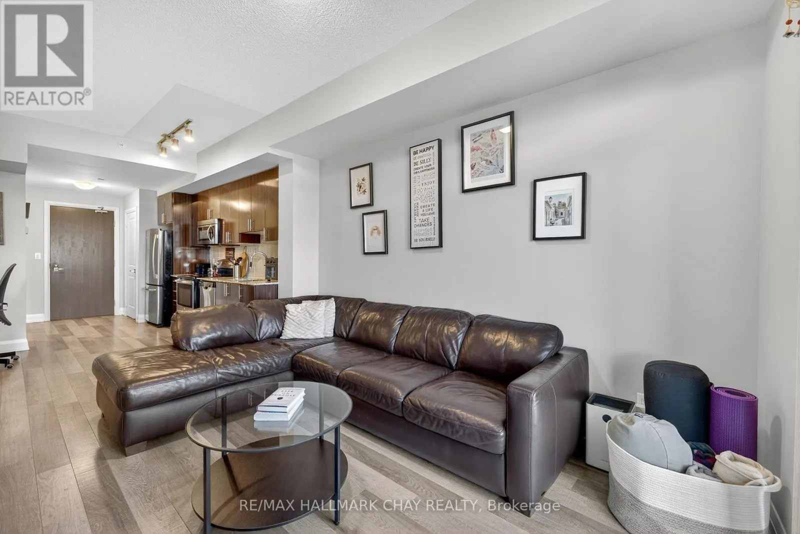 2105 - 7171 YONGE STREET
