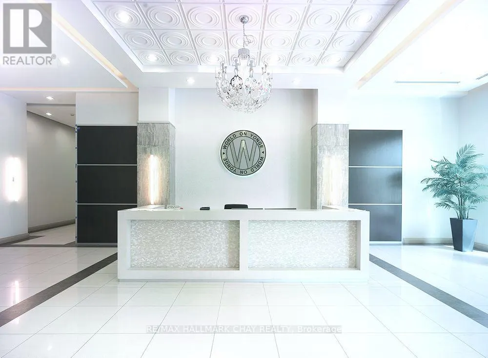 2105 - 7171 YONGE STREET