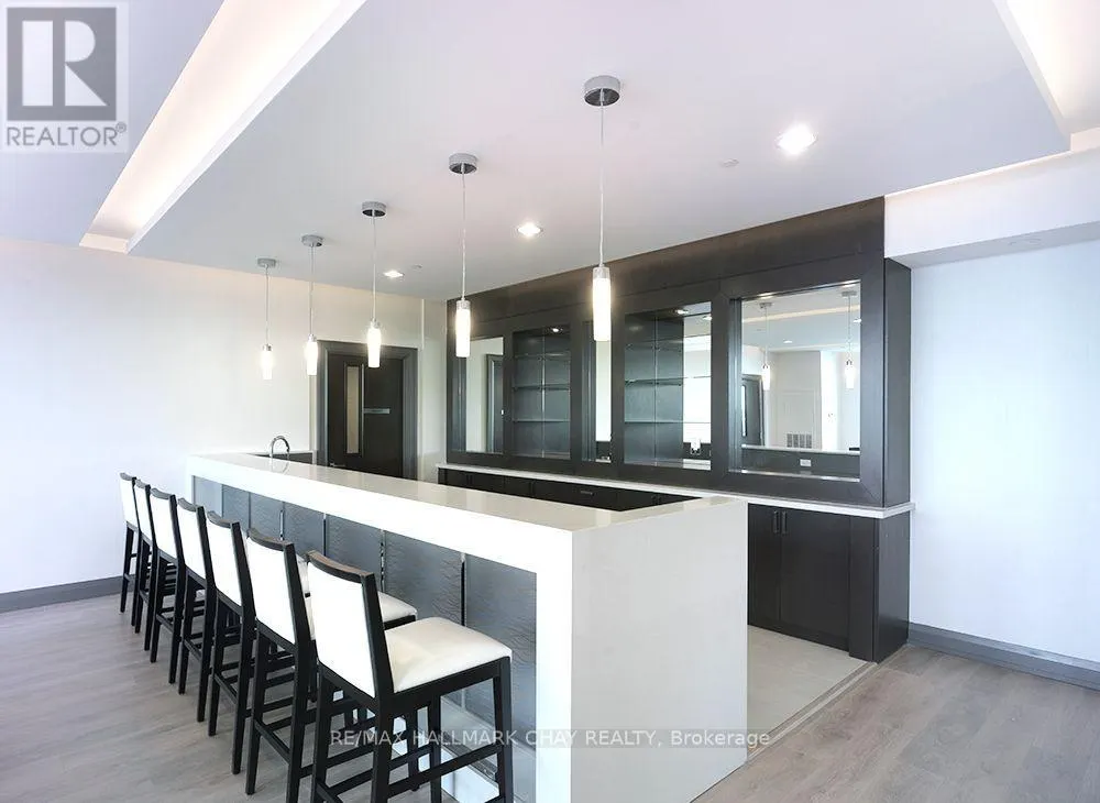 2105 - 7171 YONGE STREET