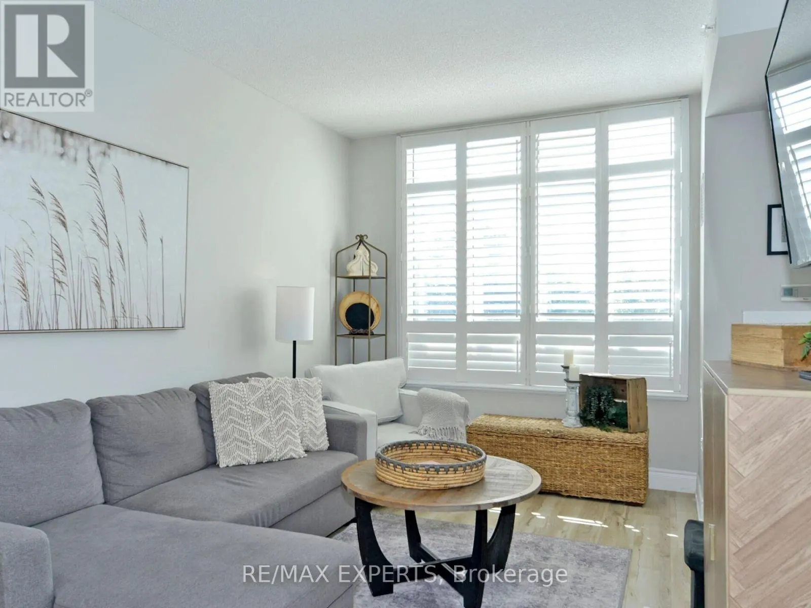 207 - 2396 MAJOR MACKENZIE DRIVE