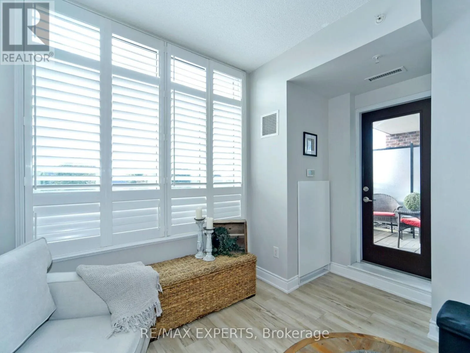 207 - 2396 MAJOR MACKENZIE DRIVE