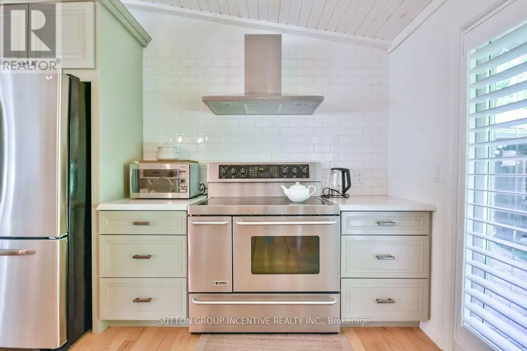 3528 GLENHAVEN BEACH ROAD