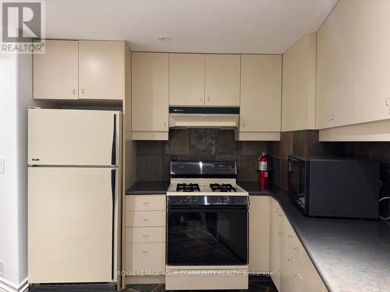 76 SILVER FOX PLACE