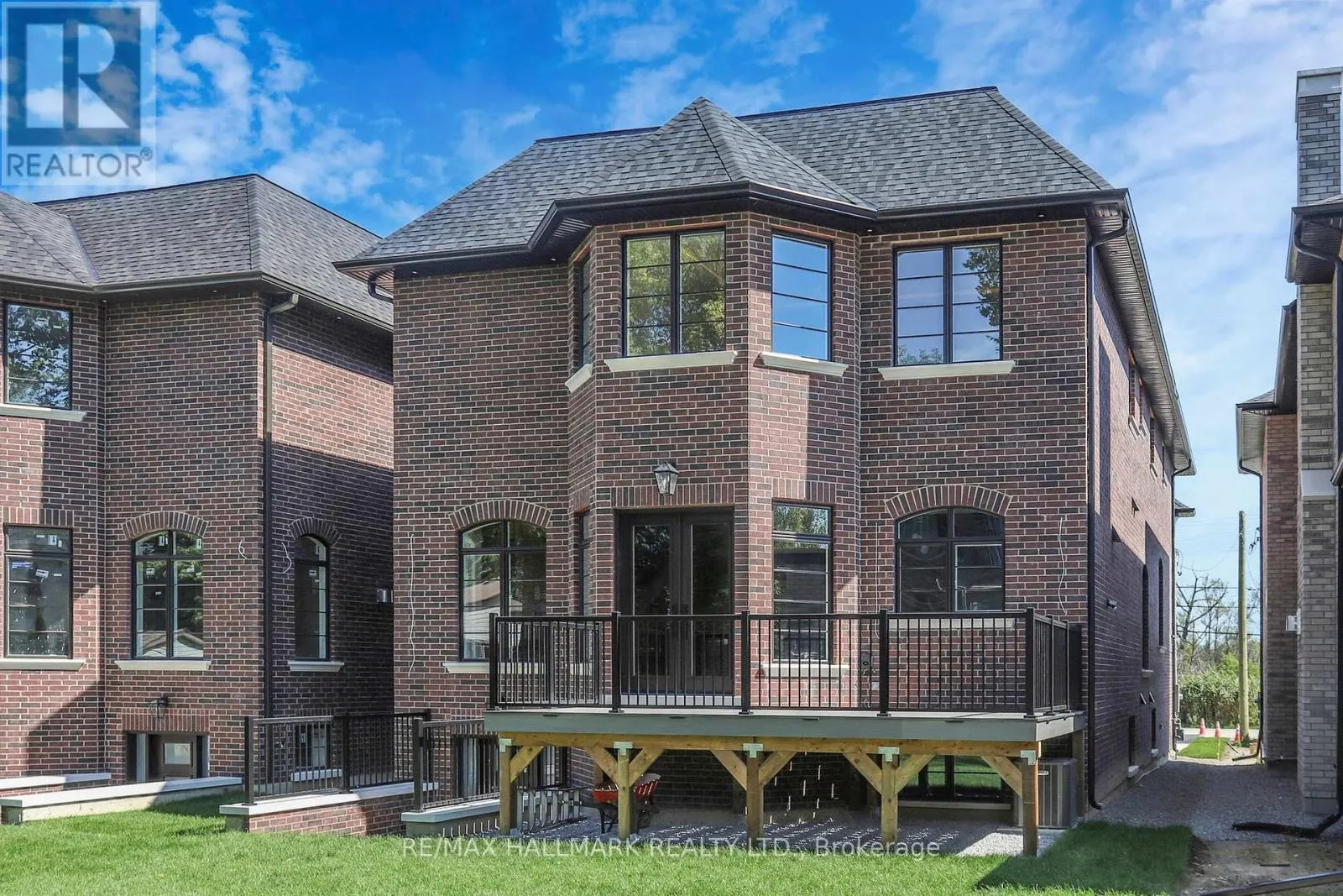 150 OLDE BAYVIEW AVENUE