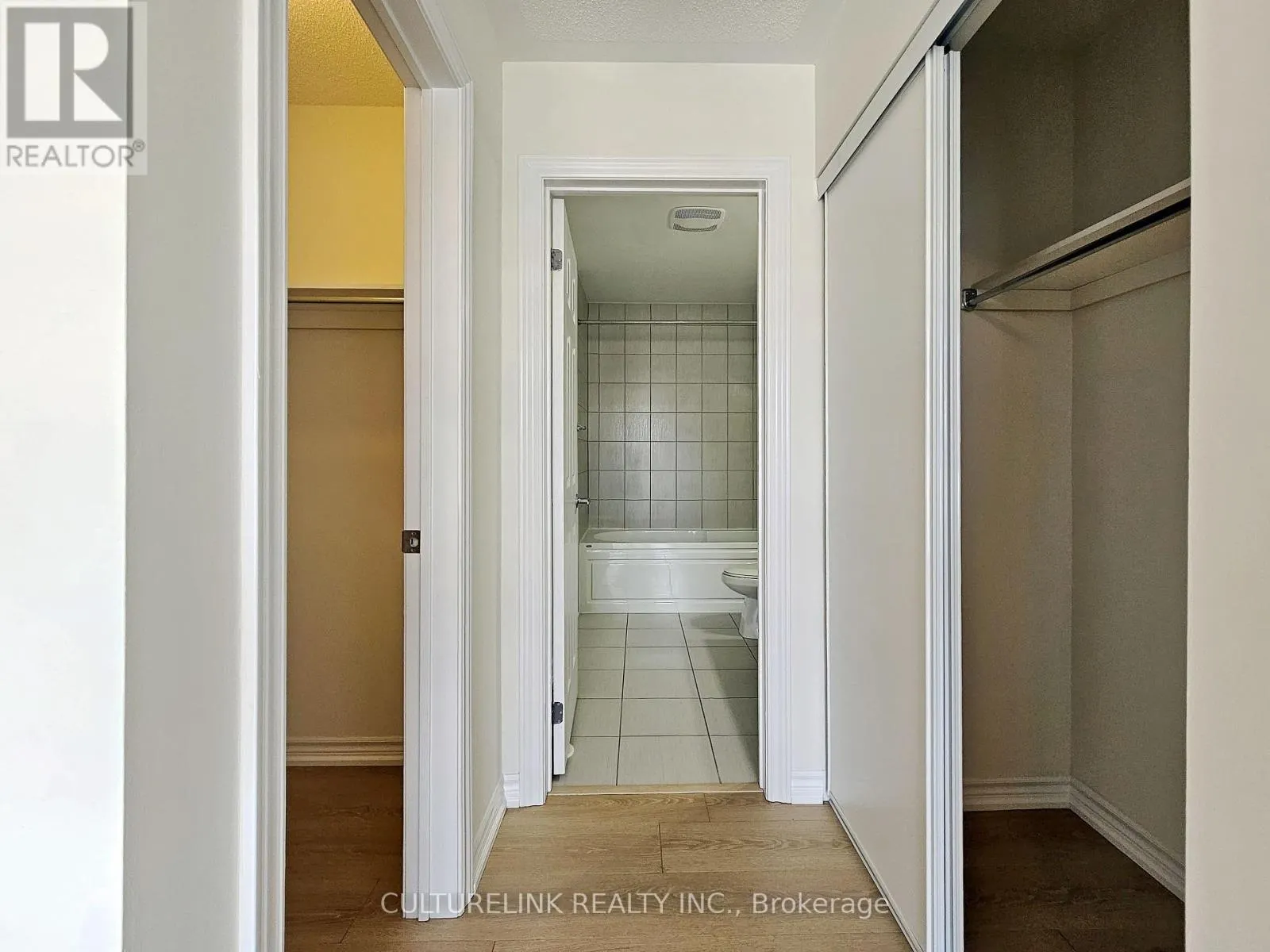 46 BOADWAY CRESCENT