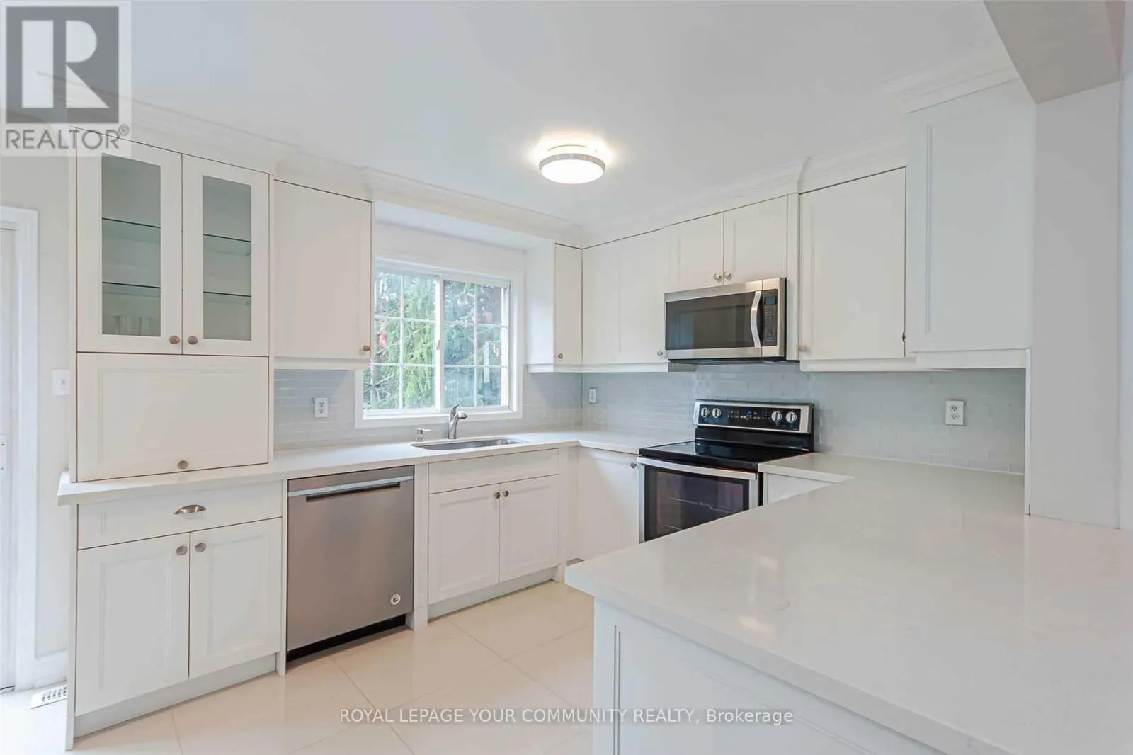 65 MOSAICS AVENUE