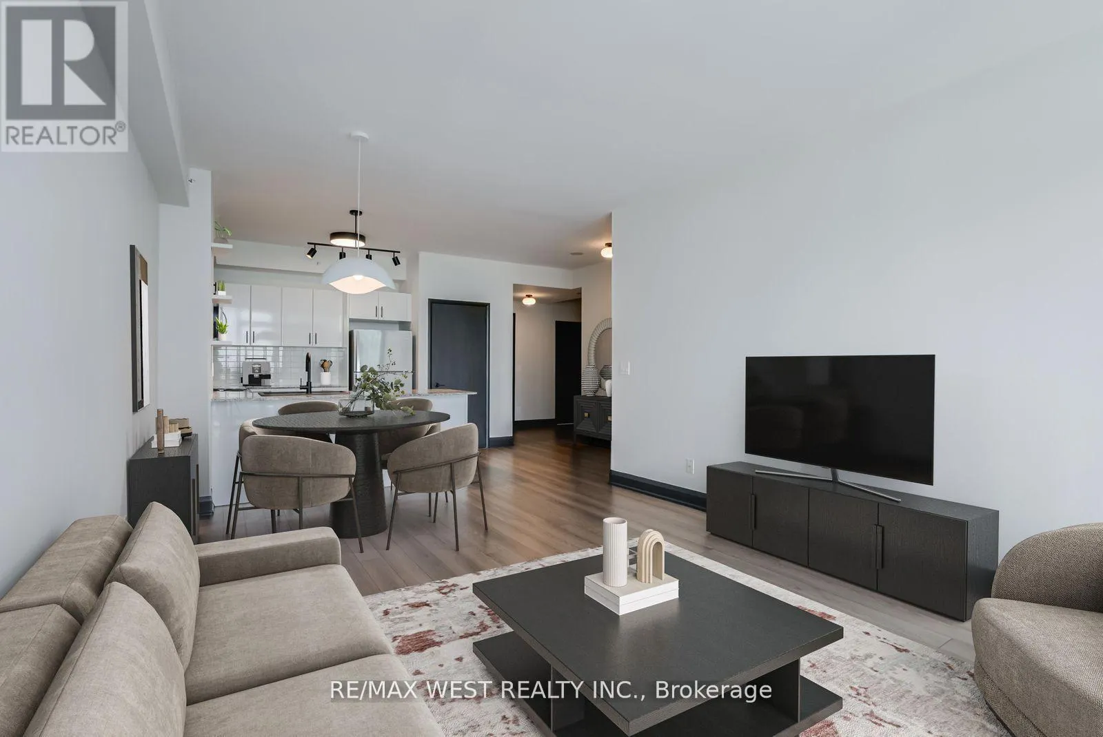 606 - 2900 HIGHWAY 7 ROAD