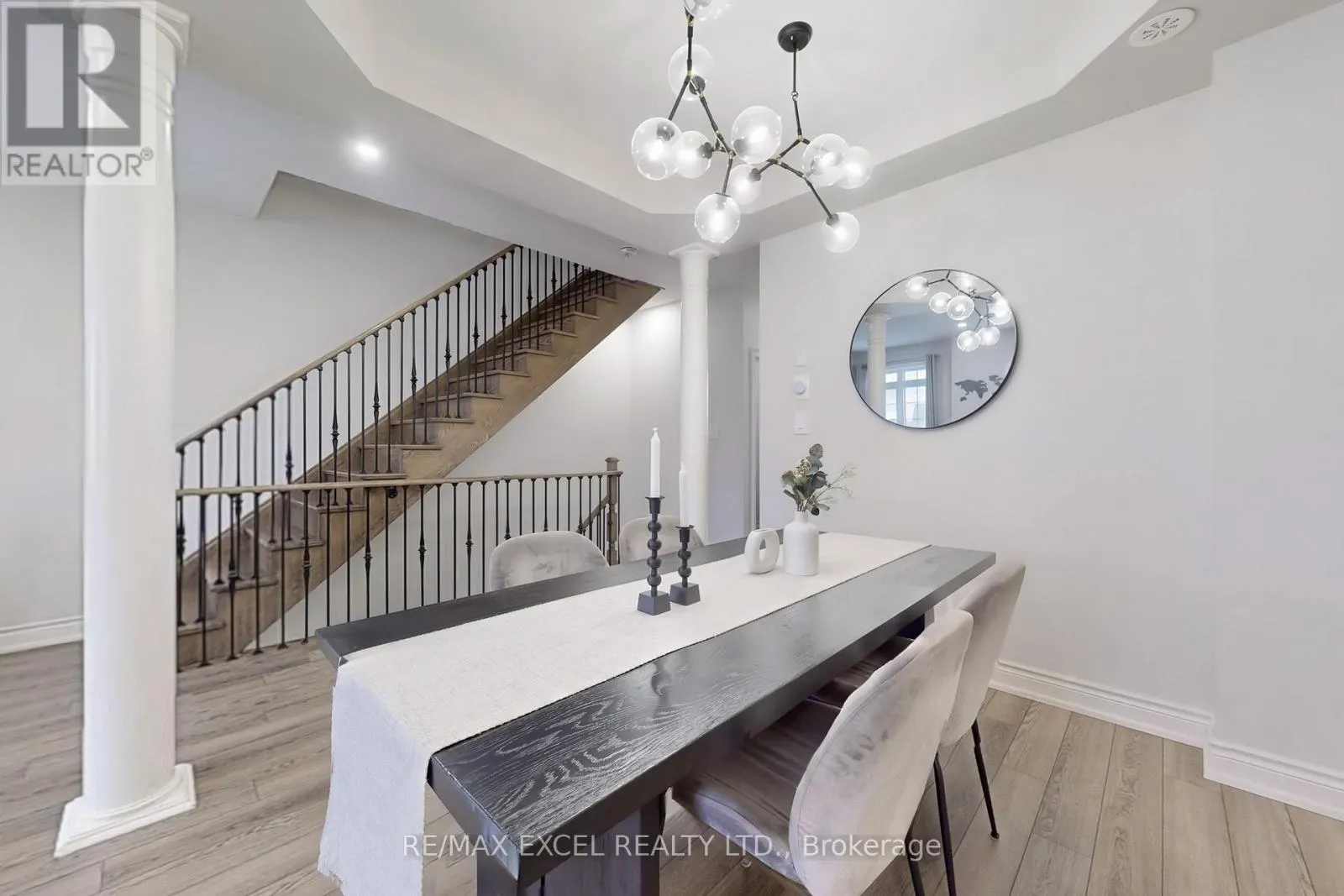 30 ROY GROVE WAY