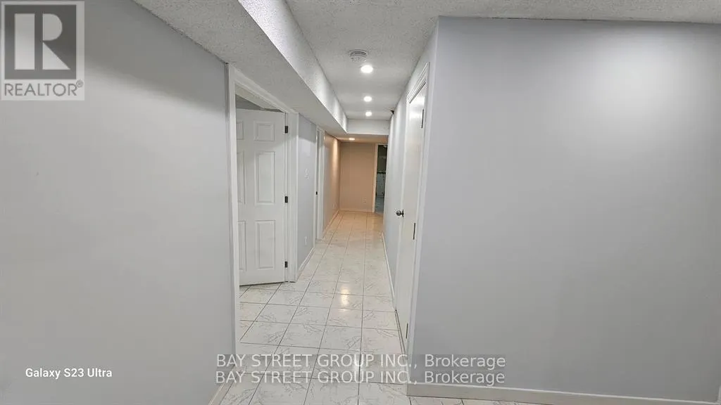 BASEMEN - 627 ABERDEEN AVENUE N