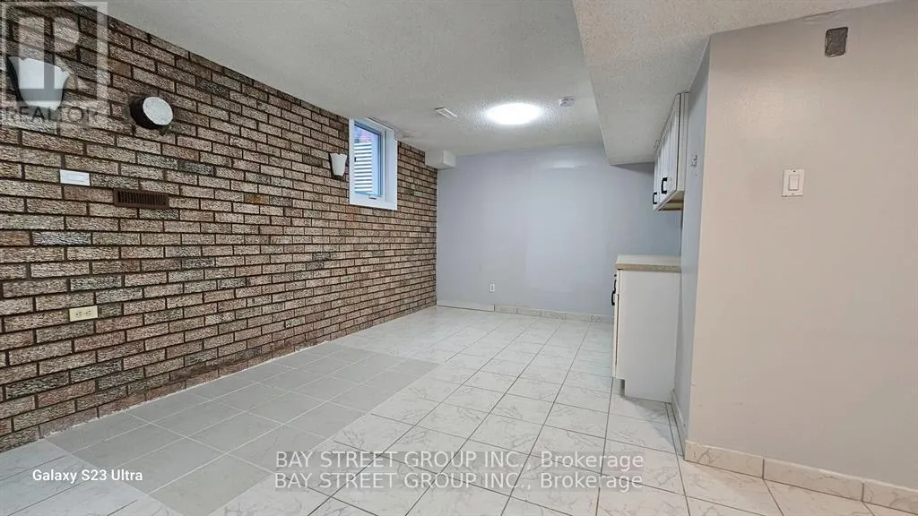 BASEMEN - 627 ABERDEEN AVENUE N