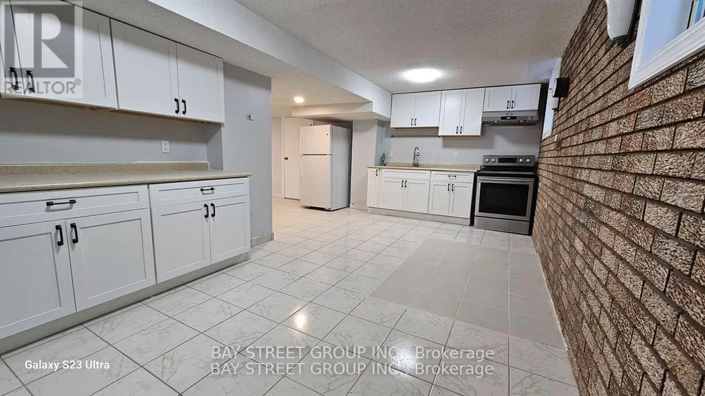 BASEMEN - 627 ABERDEEN AVENUE N