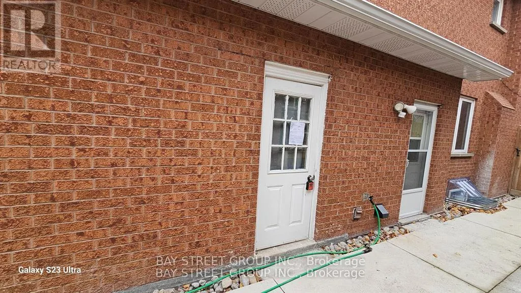 BASEMEN - 627 ABERDEEN AVENUE N