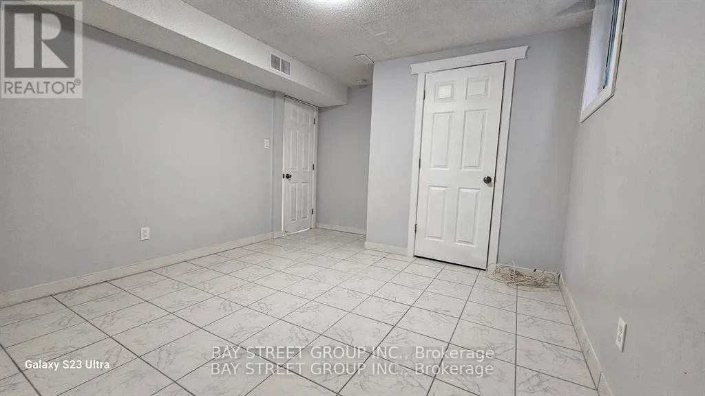 BASEMEN - 627 ABERDEEN AVENUE N