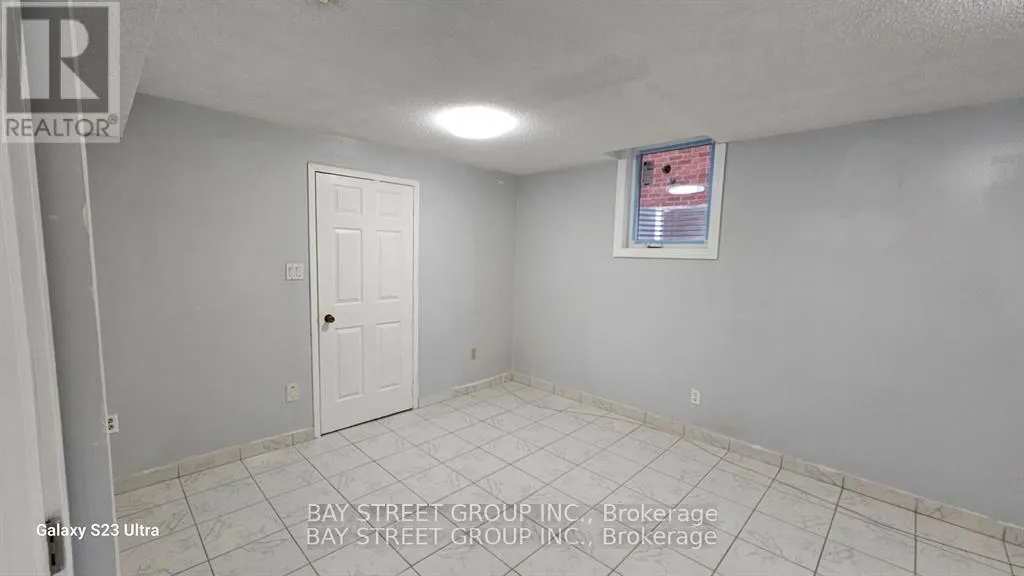 BASEMEN - 627 ABERDEEN AVENUE N