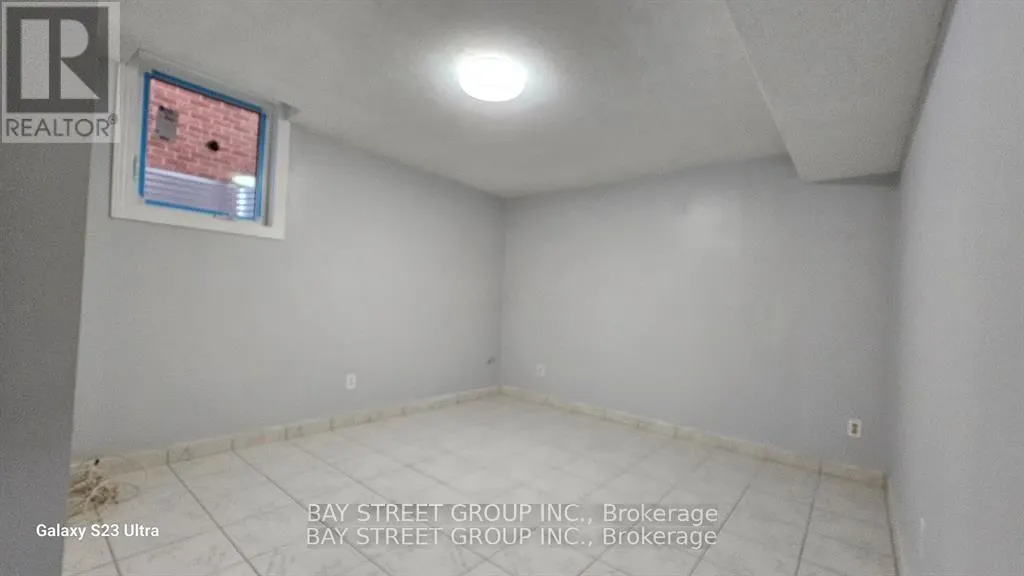 BASEMEN - 627 ABERDEEN AVENUE N