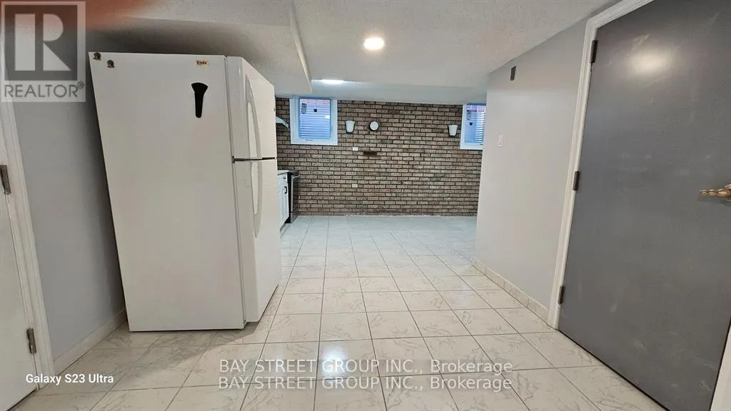 BASEMEN - 627 ABERDEEN AVENUE N