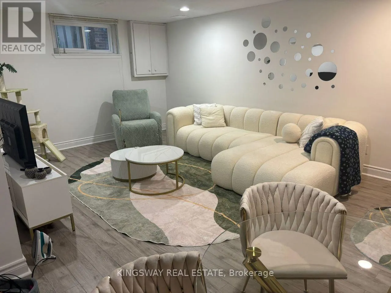 LOWER UNIT - 134 OXFORD STREET