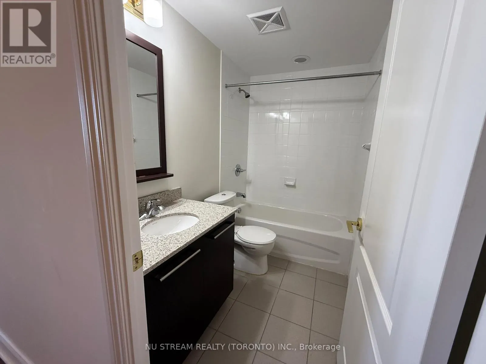 11211 YONGE STREET