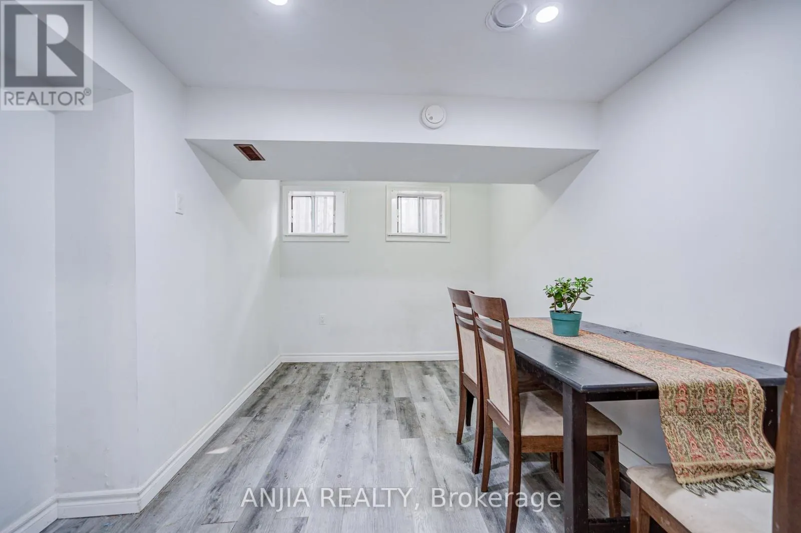 5 BEAVERTON ROAD S