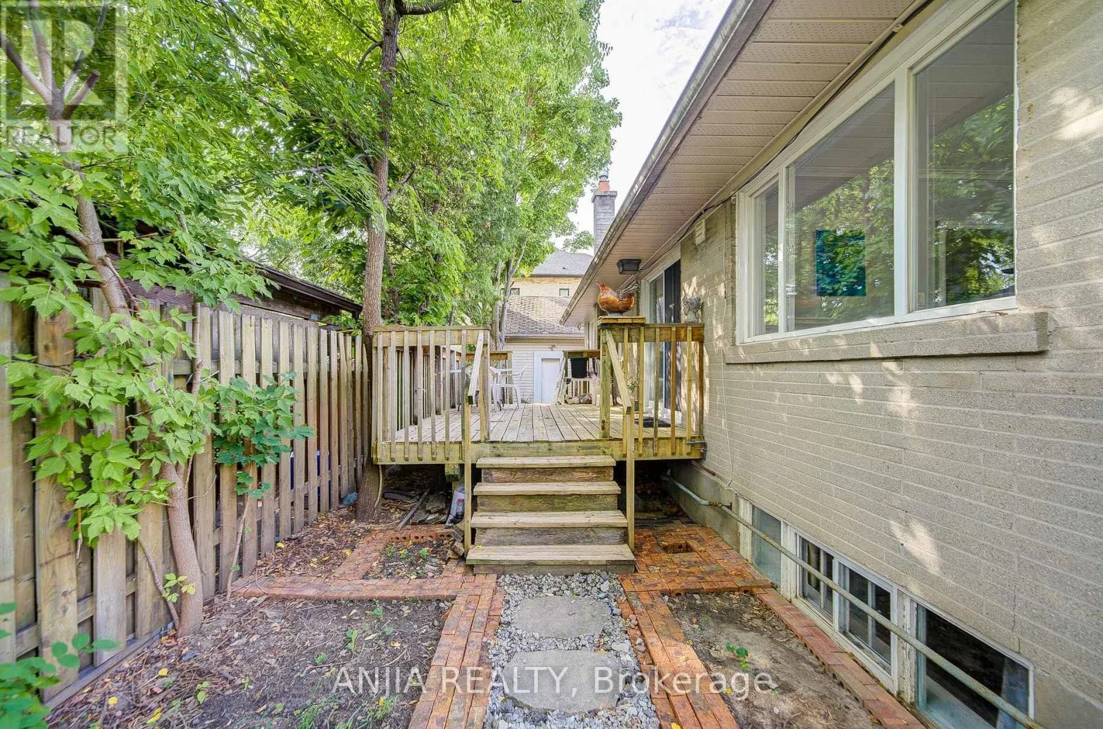 5 BEAVERTON ROAD S