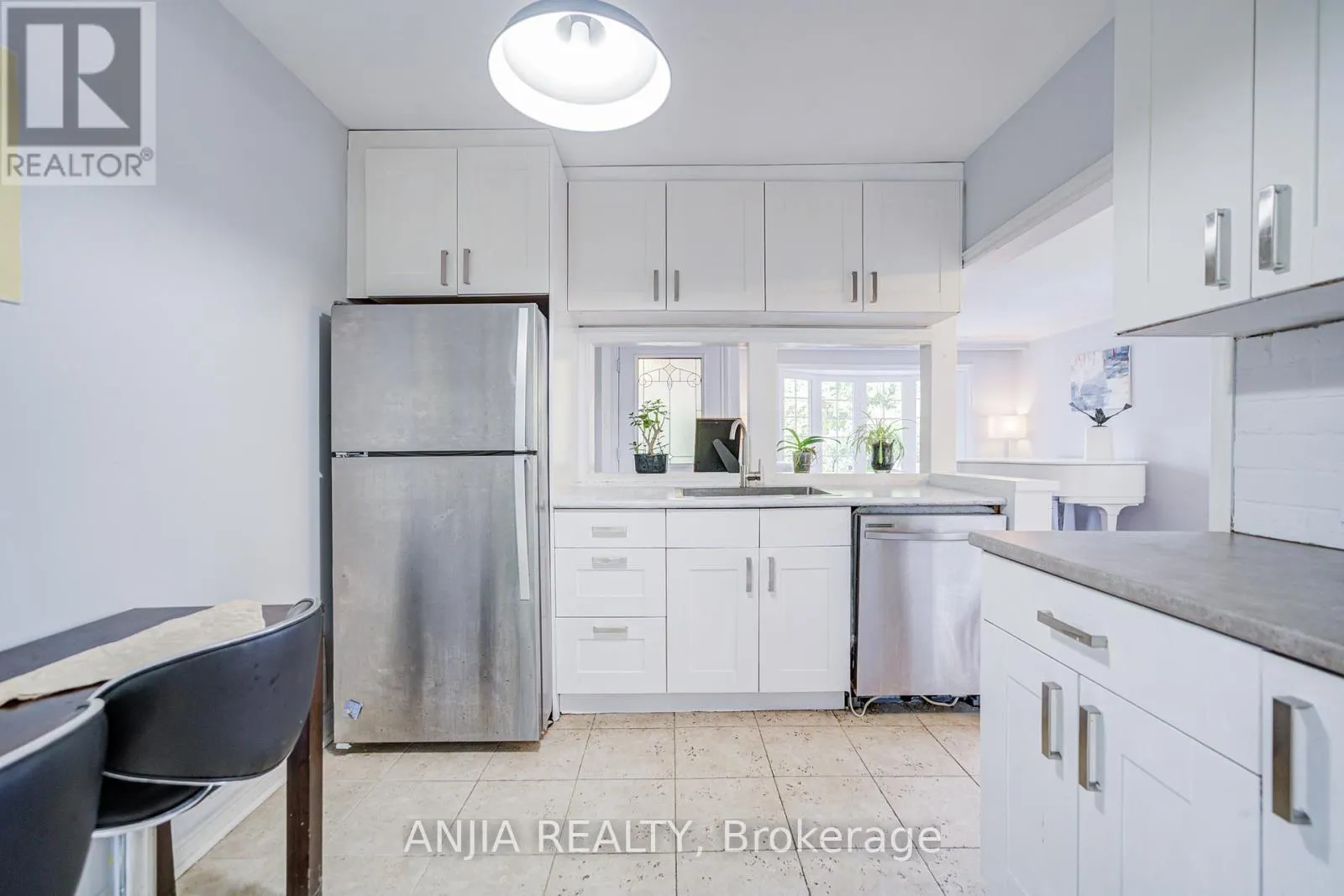 5 BEAVERTON ROAD S