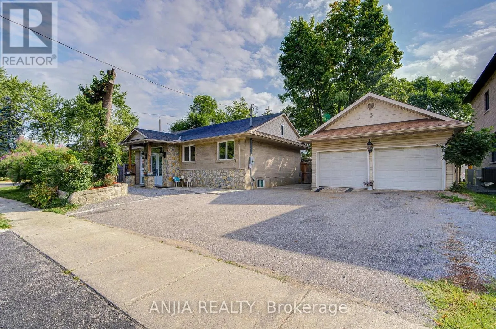 5 BEAVERTON ROAD S