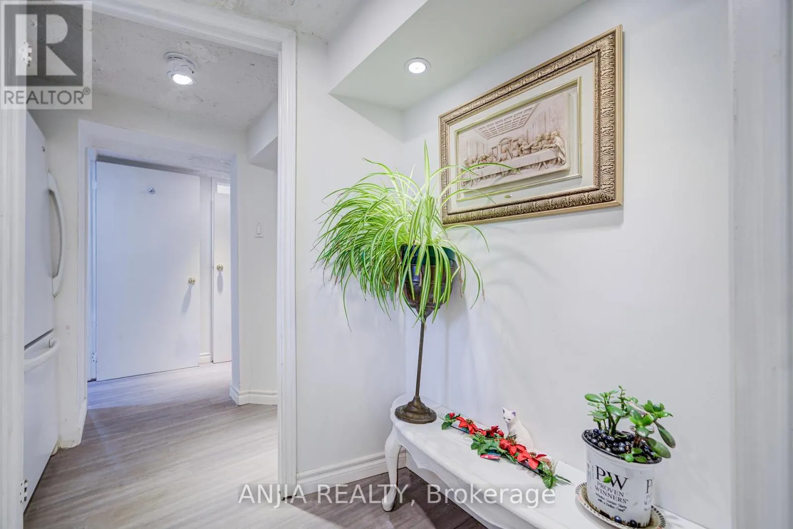 5 BEAVERTON ROAD S