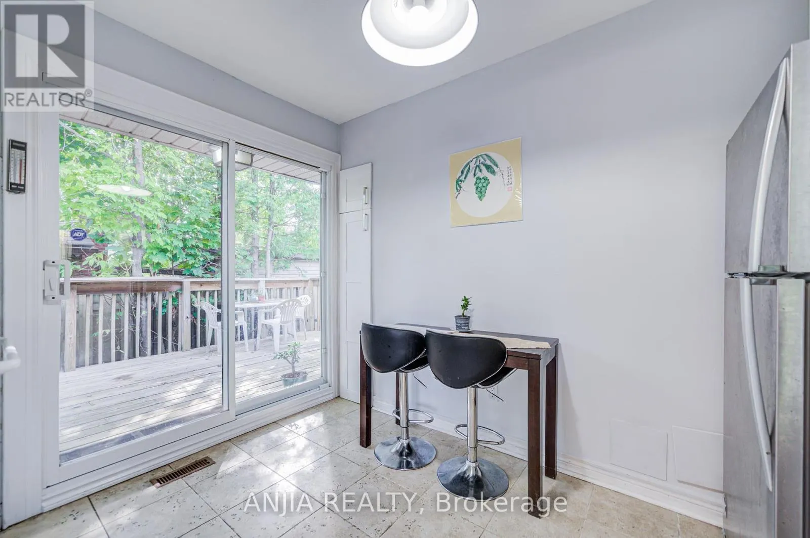 5 BEAVERTON ROAD S